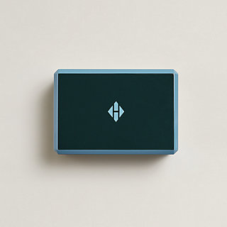 エルメス HERMES ファセットポーカーＨティサージュ H401148M  インテリア ボックス BOX カードゲーム トランプ ゲーム ポーカー 雑貨 ラッカー ブルー・グラン・フォン ブルー 美品 Facettes H Tissage poker card box | Hermès USA
